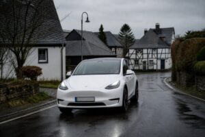 Tesla-Shuttle in der Eifel: FSD Supervised für Schüler und Senioren – in deinem Auto weiter nicht